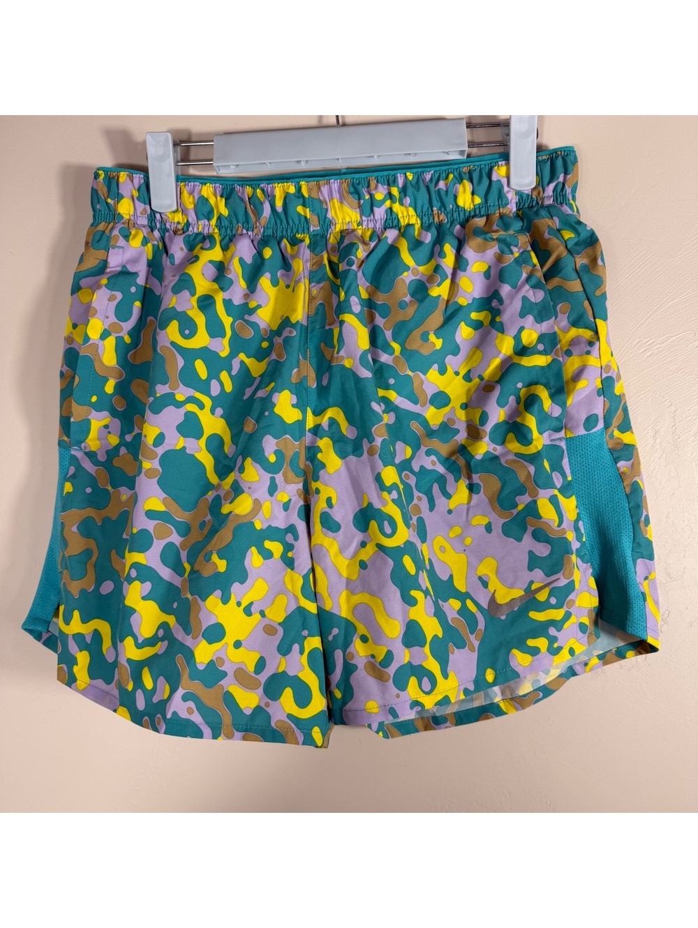 Nike Challenger 5” Dri-FIT Camo Running Shorts | Men’s small